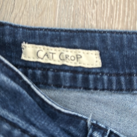 Women’s size 5 Destroyed Cuffed Jeans by Cat Crop / Hot Kiss - Picture 4 of 5